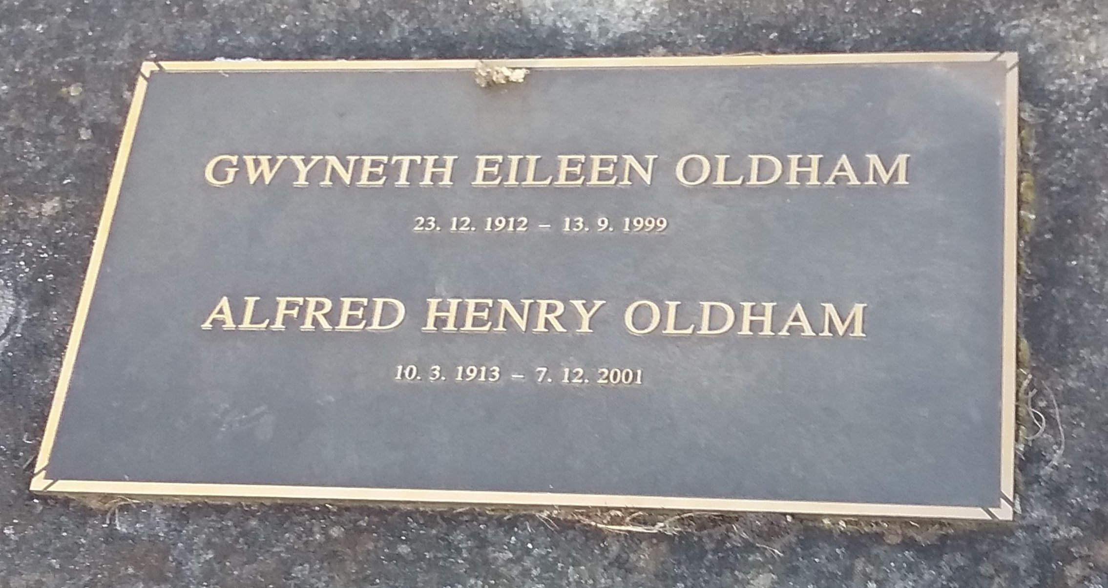 OLDHAM Alfred Herny 1913-2001 grave.jpg